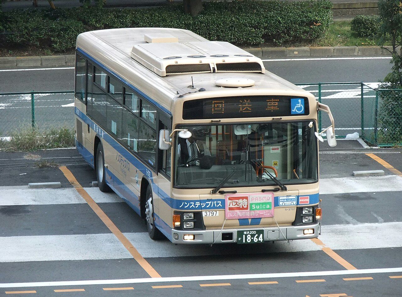 横浜市営バス（参考：同種の車両。当日の車両とは異なる場合があります）