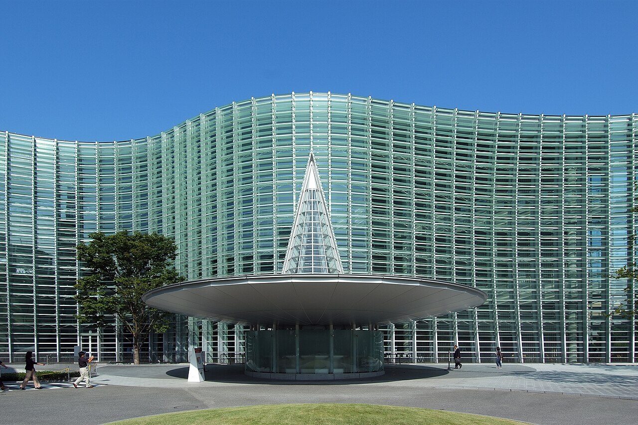 国立新美術館の外観