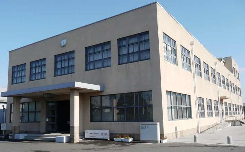 日産横浜工場内の日産エンジンミュージアム＆ゲストホール建物