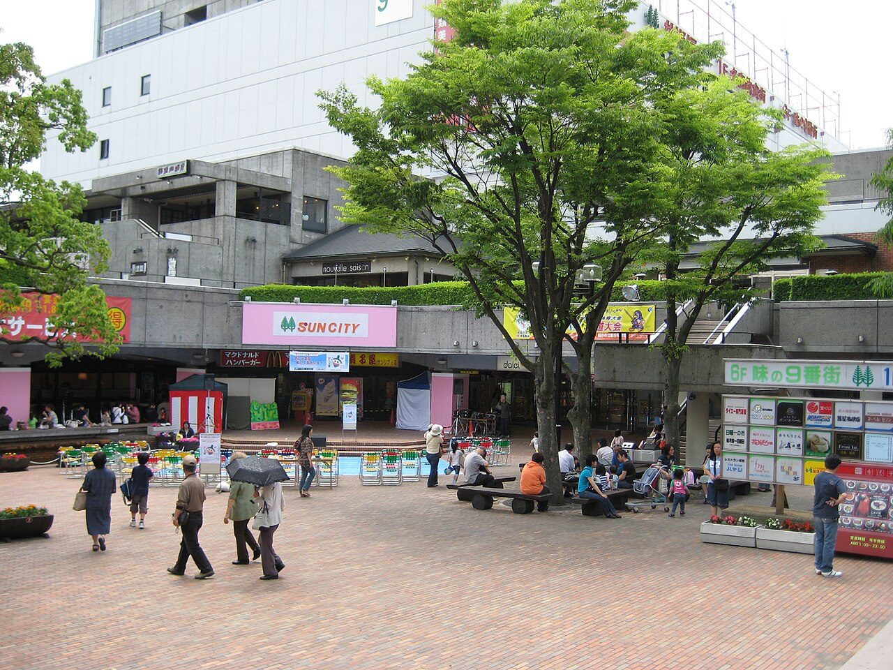 越谷サンシティの外観