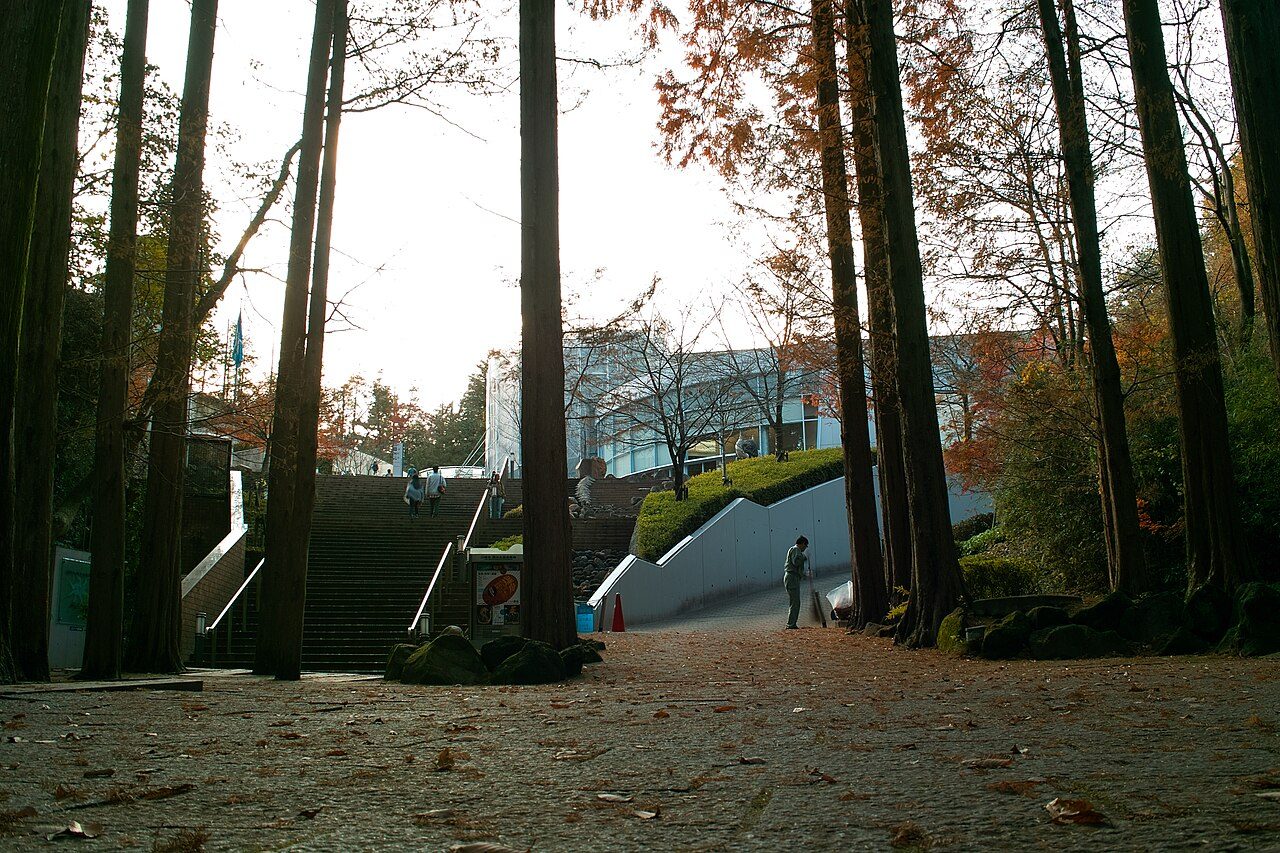 川崎市岡本太郎美術館